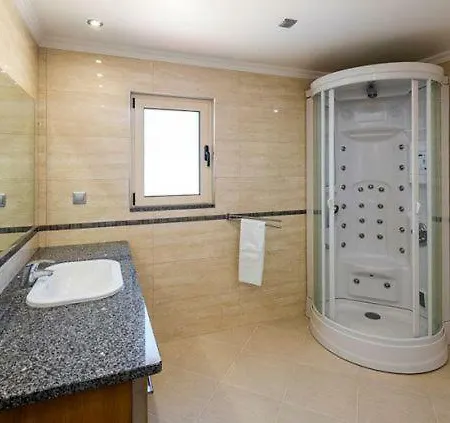 Sleeps 10 Pool Air Con Вилла