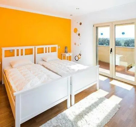 Sleeps 10 Pool Air Con *