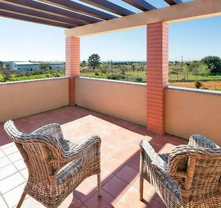 Sleeps 10 Pool Air Con *
